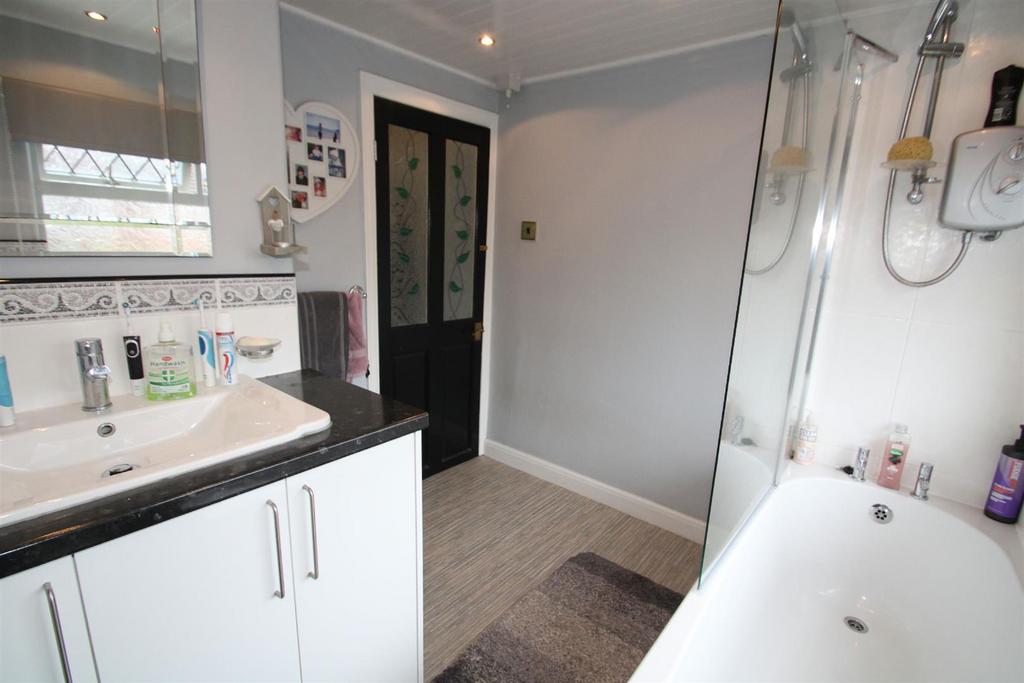 Bathroom Aspect 2
