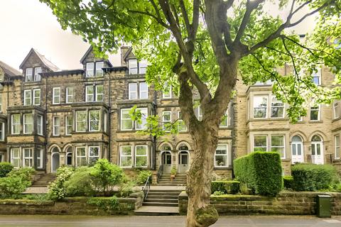 Valley Drive, Harrogate, HG2