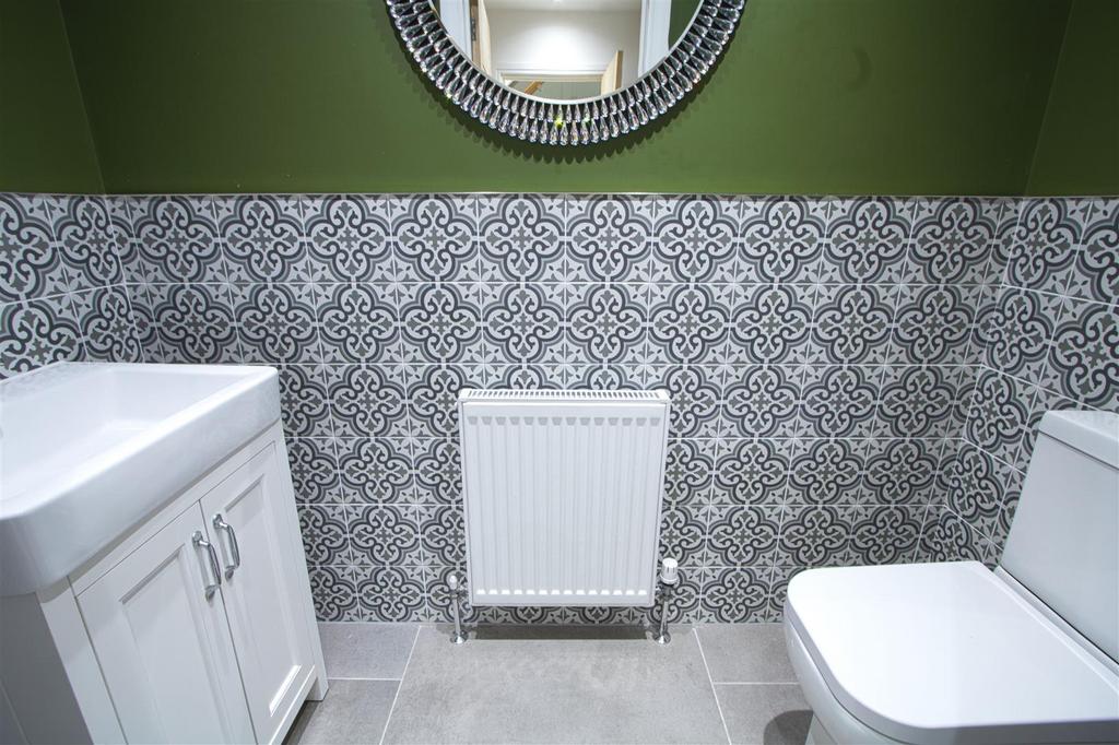 CLOAKROOM.jpg
