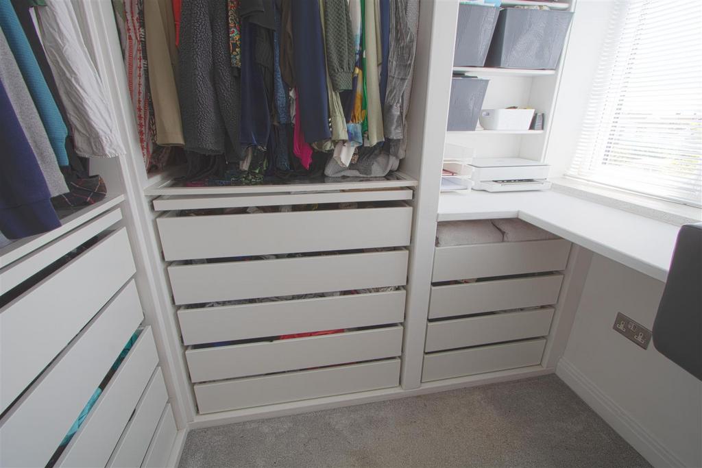 DRESSING AREA.jpg