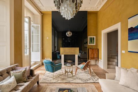 4 bedroom flat to rent, The Lancasters, 75-89 Lancaster Gate, London, W2.