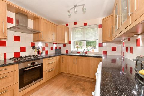 4 bedroom end of terrace house for sale, Siskin Close, Horsham RH12