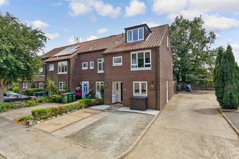 4 bedroom end of terrace house for sale, Siskin Close, Horsham RH12