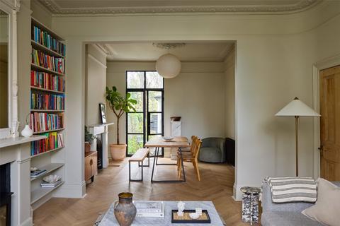 18 Aspley Road, London, SW18 2DB