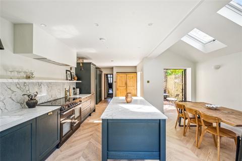 18 Aspley Road, London, SW18 2DB
