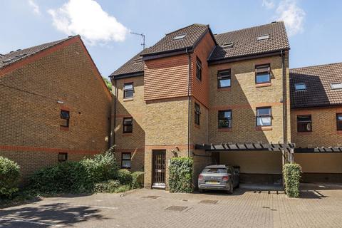 63 Pursewardens Close, London, W13 9PW