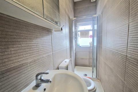 2 bedroom flat to rent, Berkhamsted Avenue, Wembley