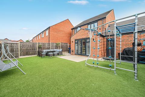 4 bedroom link detached house for sale, Garrett Crescent, Chertsey, KT16