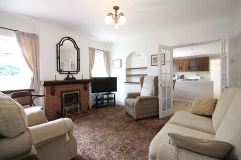 3 bedroom semi-detached house for sale, Bromley Lane, Kingswinford DY6