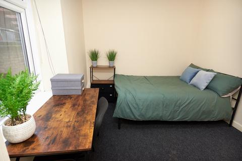 3 bedroom flat to rent, Talbot Street, Nottingham NG1