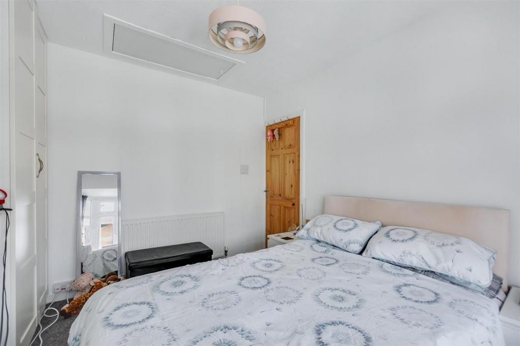 Bedroom 1 2.jpeg