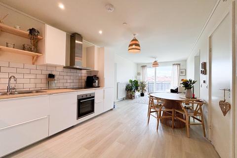 2 bedroom flat for sale, Hazel road, Bristol