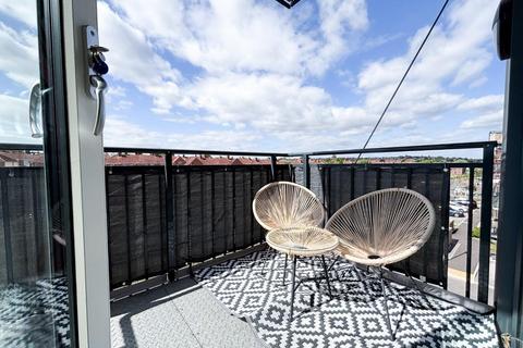 2 bedroom flat for sale, Hazel road, Bristol