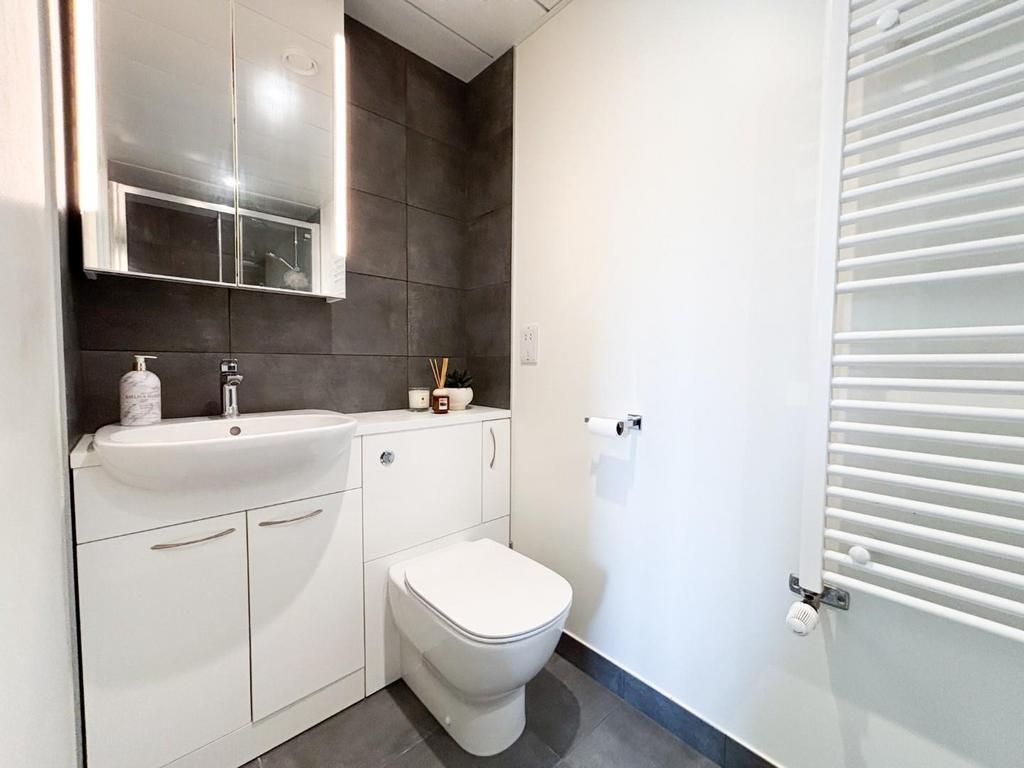 Ensuite Shower Room