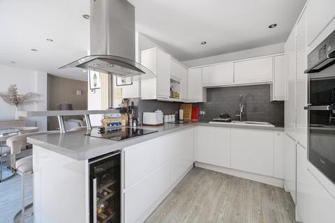 4 bedroom semi-detached house for sale, Leaves Green Road, Keston, BR2