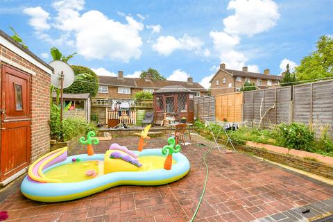 3 bedroom end of terrace house for sale, Shaws Road, Crawley RH10