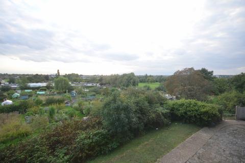 3 bedroom flat to rent, Vicarage Court, Vicarage Road, IG8 8NJ
