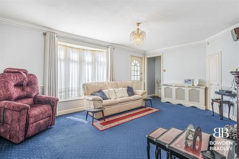 3 bedroom semi-detached house for sale, Burrow Road, Chigwell