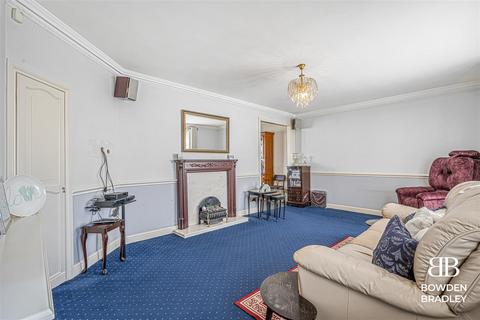 3 bedroom semi-detached house for sale, Burrow Road, Chigwell