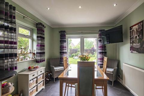 Oakdene Pangbourne Road, Upper Basildon, Reading, RG8 8LN