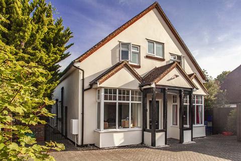 Oakdene Pangbourne Road, Upper Basildon, Reading, RG8 8LN