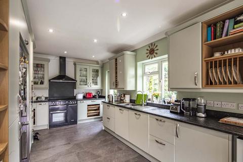 Oakdene Pangbourne Road, Upper Basildon, Reading, RG8 8LN