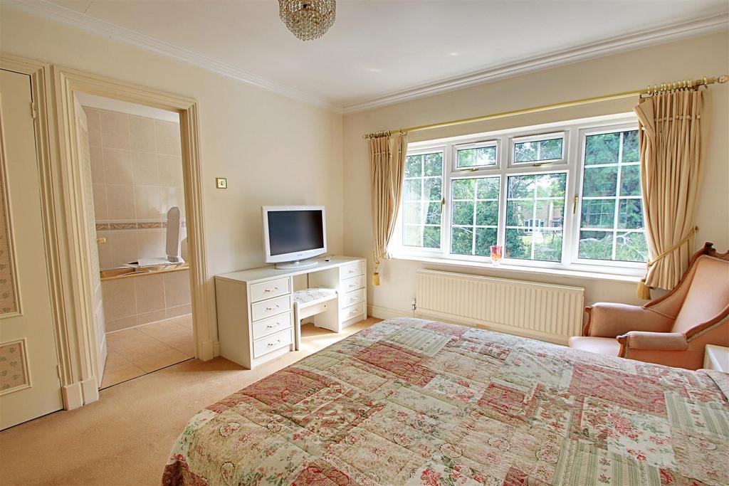 Main Bedroom 1.jpg