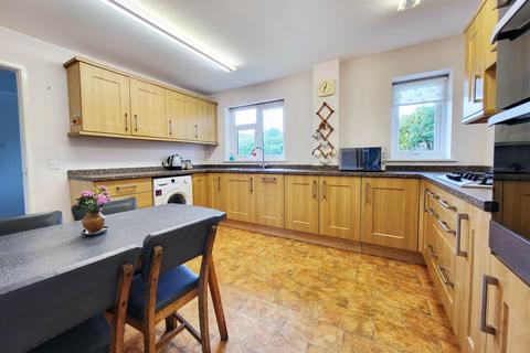 5 Govers Meadow, Colyton, EX24 6PG