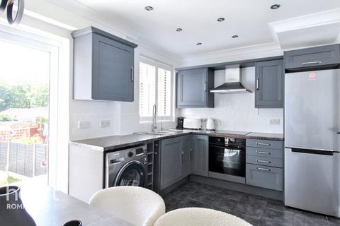 2 bedroom terraced house to rent, Ingreway, ROMFORD