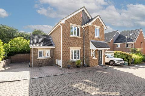 1 Remus Close, St Albans, AL1 2NR