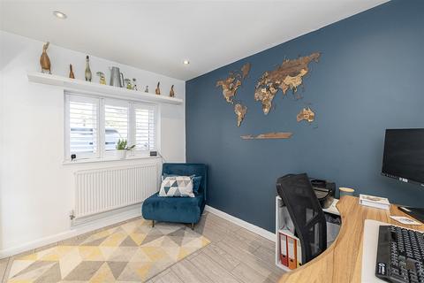 1 Remus Close, St Albans, AL1 2NR