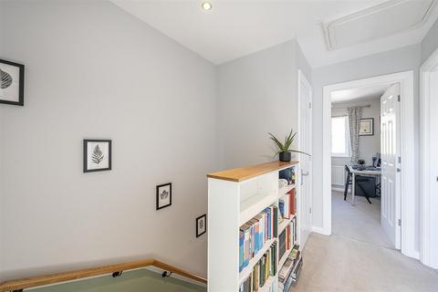 1 Remus Close, St Albans, AL1 2NR