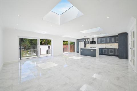 5 bedroom detached bungalow for sale, Claremount Gardens, Epsom