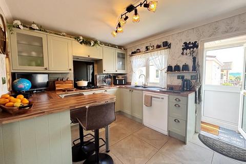 2 bedroom mobile home for sale, Parklands, Evesham