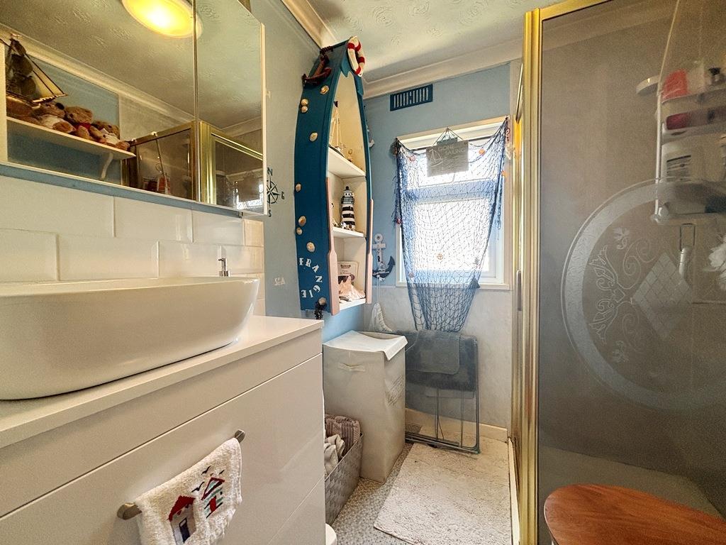 Shower Room.JPG