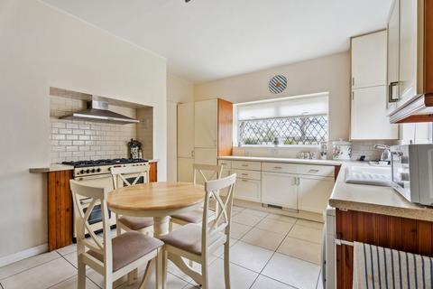 undefined, Cassiobury Park Avenue, Watford WD18