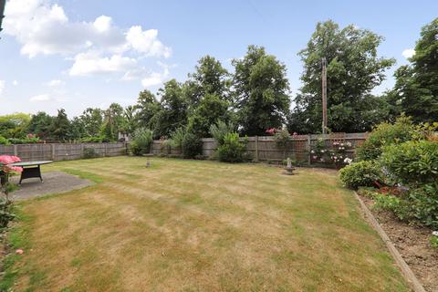 undefined, Cassiobury Park Avenue, Watford WD18