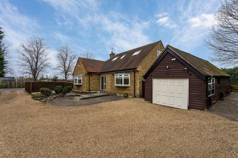 3 bedroom detached bungalow for sale, Cassiobury Park Avenue, Watford WD18