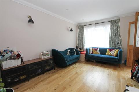 38 Lindbergh Road, Wallington, SM6 9HB