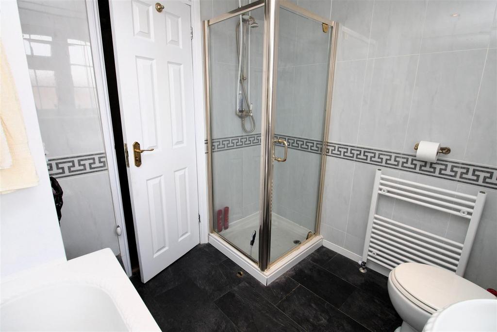 Bathroom1.JPG