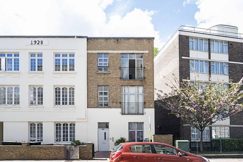 White Horse Lane, Stepney, London, E1