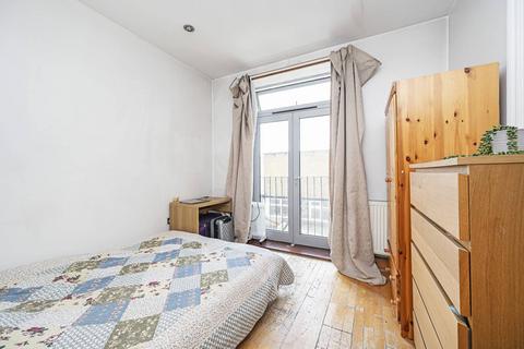 2 bedroom flat for sale, White Horse Lane, Stepney, London, E1