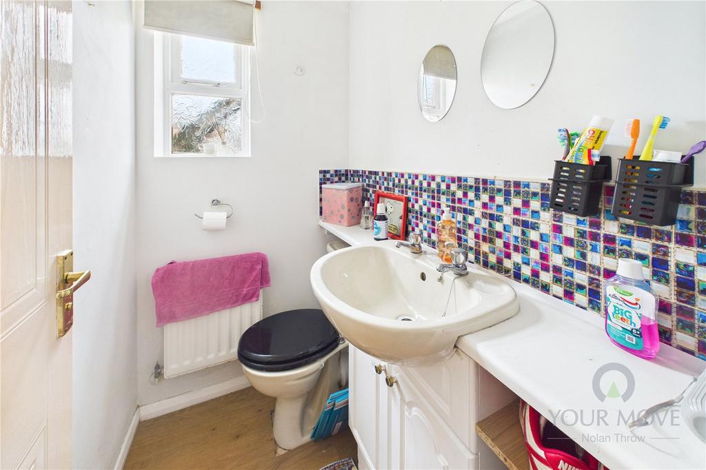 Cloakroom/Wc