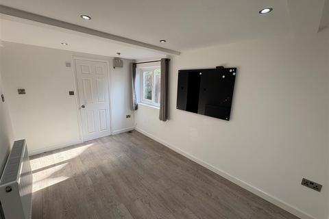 5 bedroom semi-detached house for sale, Sandiway Road, Sale