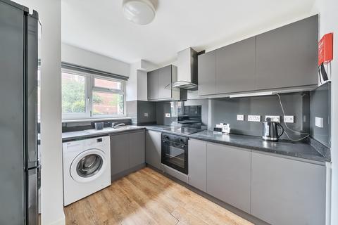 3 bedroom maisonette for sale, St. Saviours Estate, London