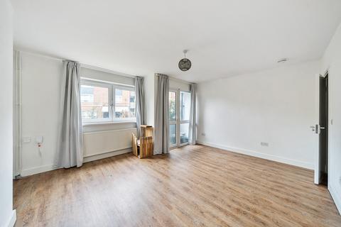 3 bedroom maisonette for sale, St. Saviours Estate, London