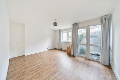 3 bedroom maisonette for sale, St. Saviours Estate, London