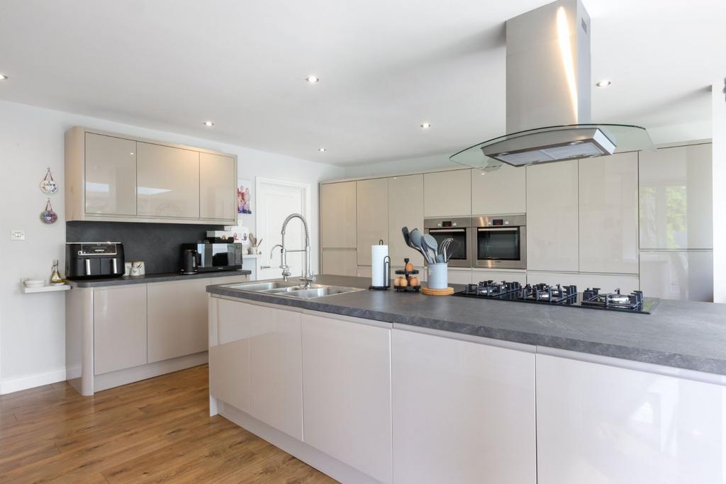Kitchen/Dining