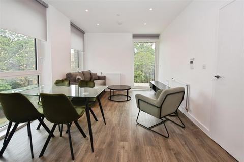 2 bedroom flat to rent, Ridgeway View, London