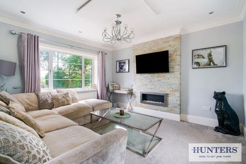 4 bedroom detached house for sale, Selby road, Camblesforth